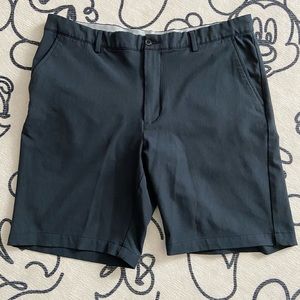 Men’s golf shorts